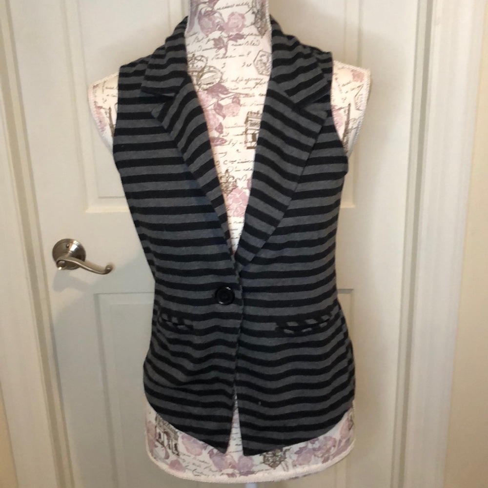 Wet Seal Black & grey vest MEDIUM